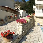 Hotell Geni Garden Yénion
