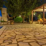 Geni Garden Hotell Yénion