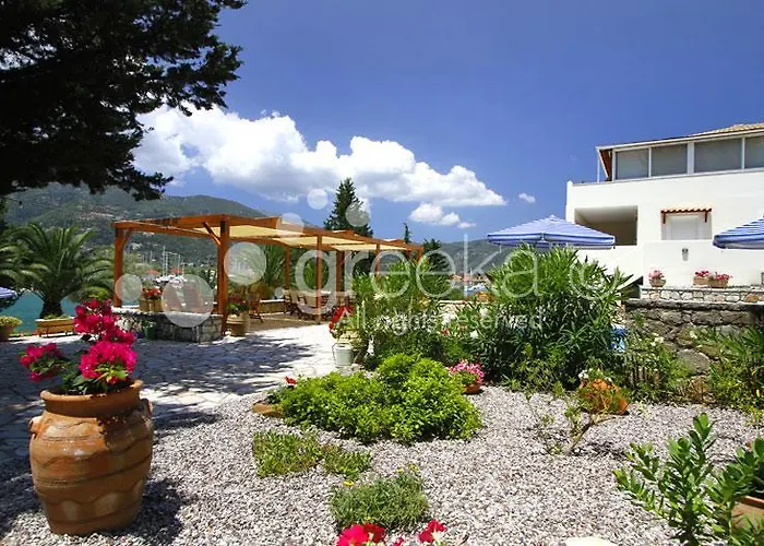 Hotel Geni Garden Yénion